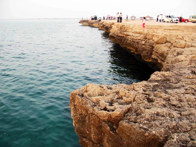 ساحل کلبه هور: طبیعت صخره‌ای و غواصی